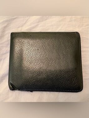 Louis Vuitton Taiga Leather Bifold Wallet Epicea Green Vintage w/ COA